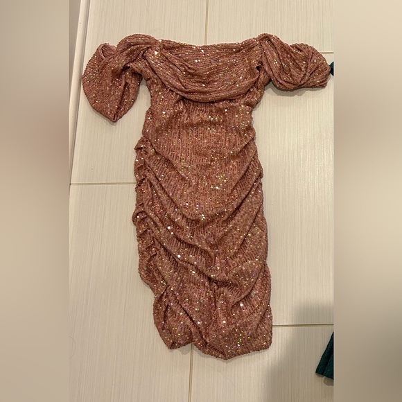 Hello Molly Dresses & Skirts - Super cute sequin dress!! So cute for dances!